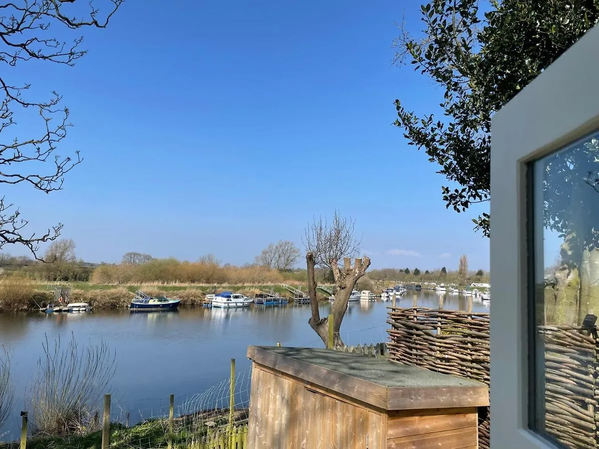 The Hut By The River York Reino Unido